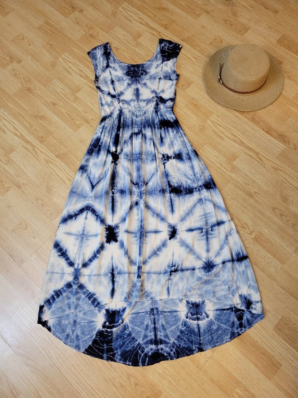 Gorgeous tie dye Indigo blue sun dress/maxi dress. Size small.